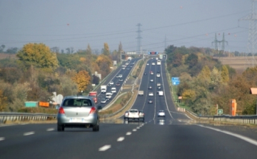 Az autósok az utolsó negyedévben havi matricákkal már jobban járnak 