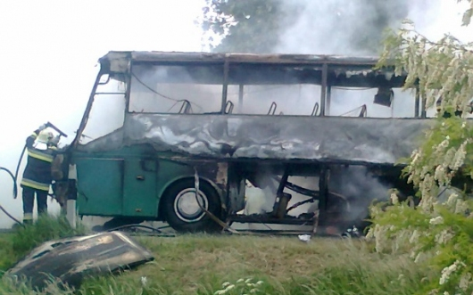 Kigyulladt és kiégett a győri egyetemistákat szállító busz