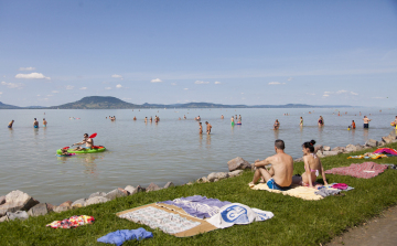 Idén is meghirdetik a Kék hullám zászló balatoni strandminősítő versenyt