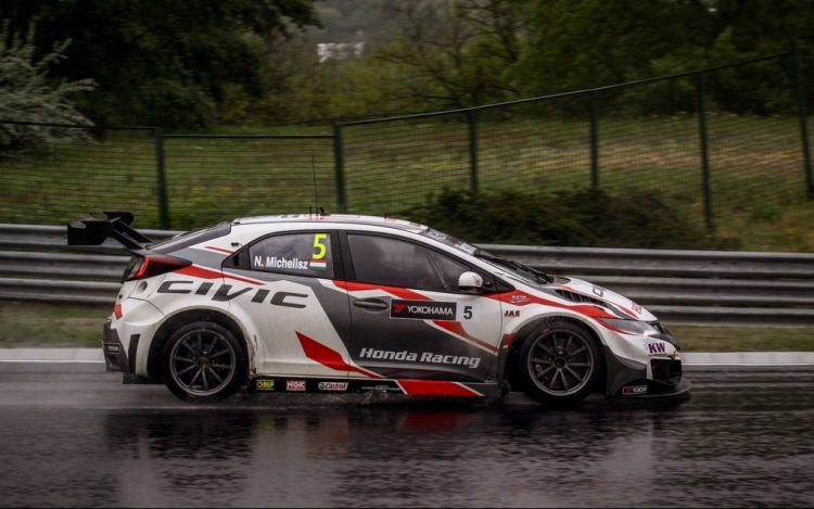 Michelisz Norbert idén is gyári Hondával versenyez