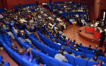 Burkina Fasóban felére csökken a parlamenti képviselők fizetése
