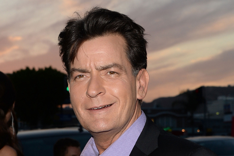 Rekordot döntött a HIV-re keresők száma Charlie Sheen bejelentése után