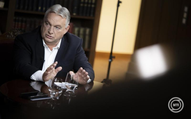 Orbán Viktor: az Európai Néppárt  katonai szövetséget akar csinálni az unióból