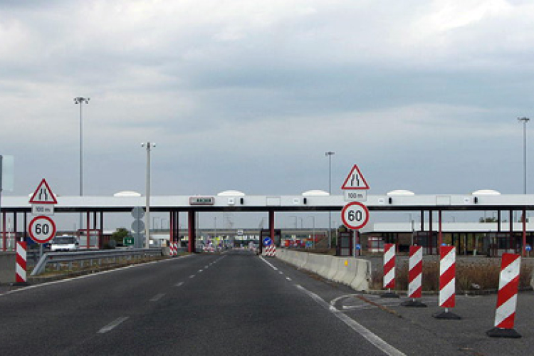 Megerősítette a rendőrség a magyar-szerb schengeni határ védelmét