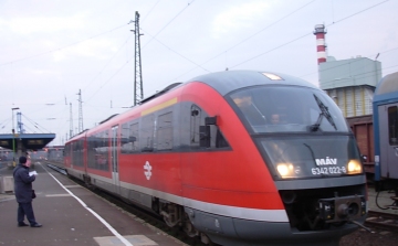 Gázolás miatt késnek a vonatok a fehérvári vonalon
